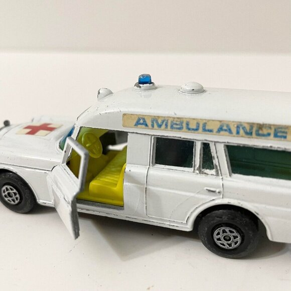 Matchbox Speed Kings Lesney Mercedes Benz Binz Ambulance K63 Diecast - Picture 16 of 16